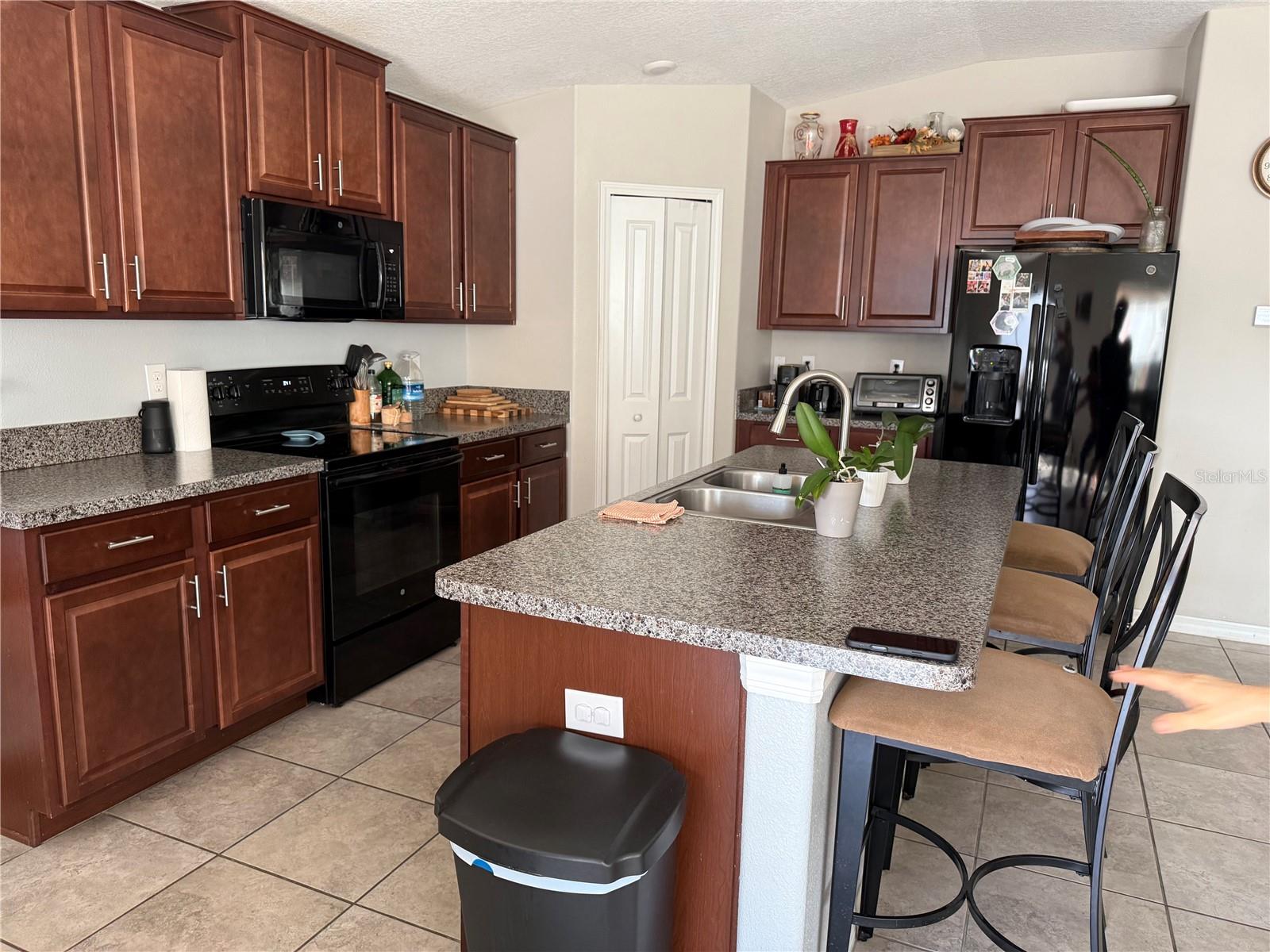 Image 5 of 27 For 10103 Rose Petal Place