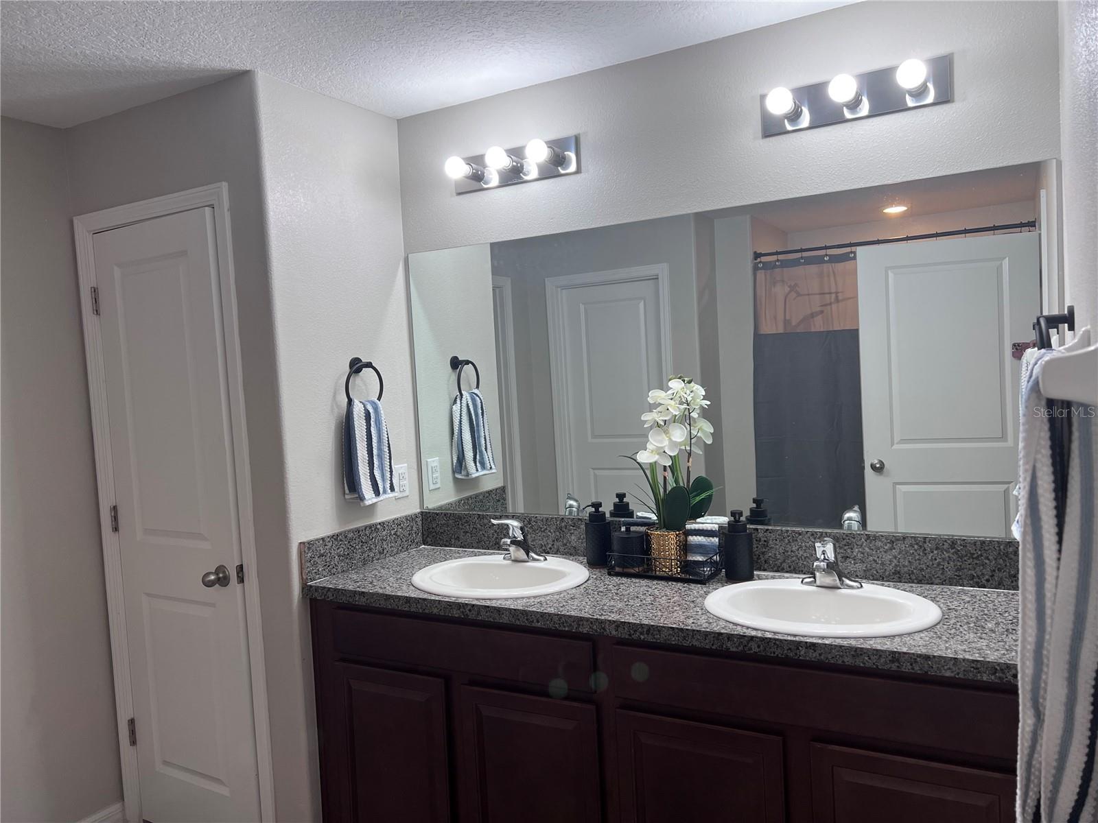 Image 9 of 27 For 10103 Rose Petal Place