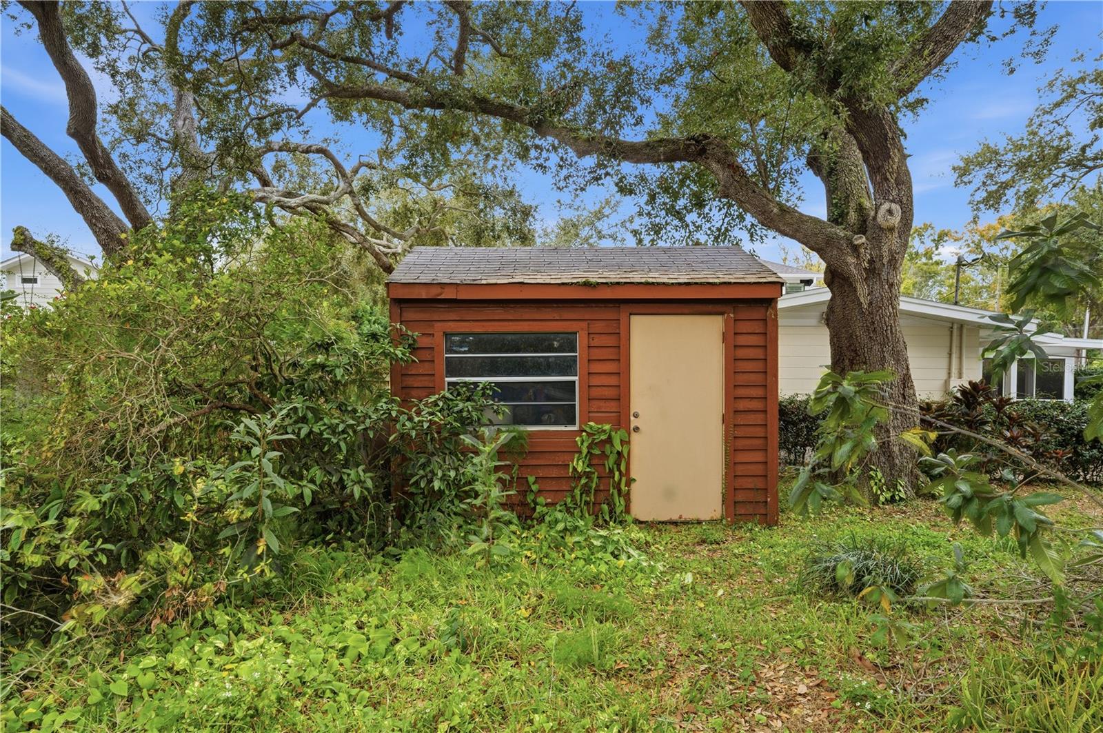 Image 8 of 9 For 3204 Villa Rosa Street