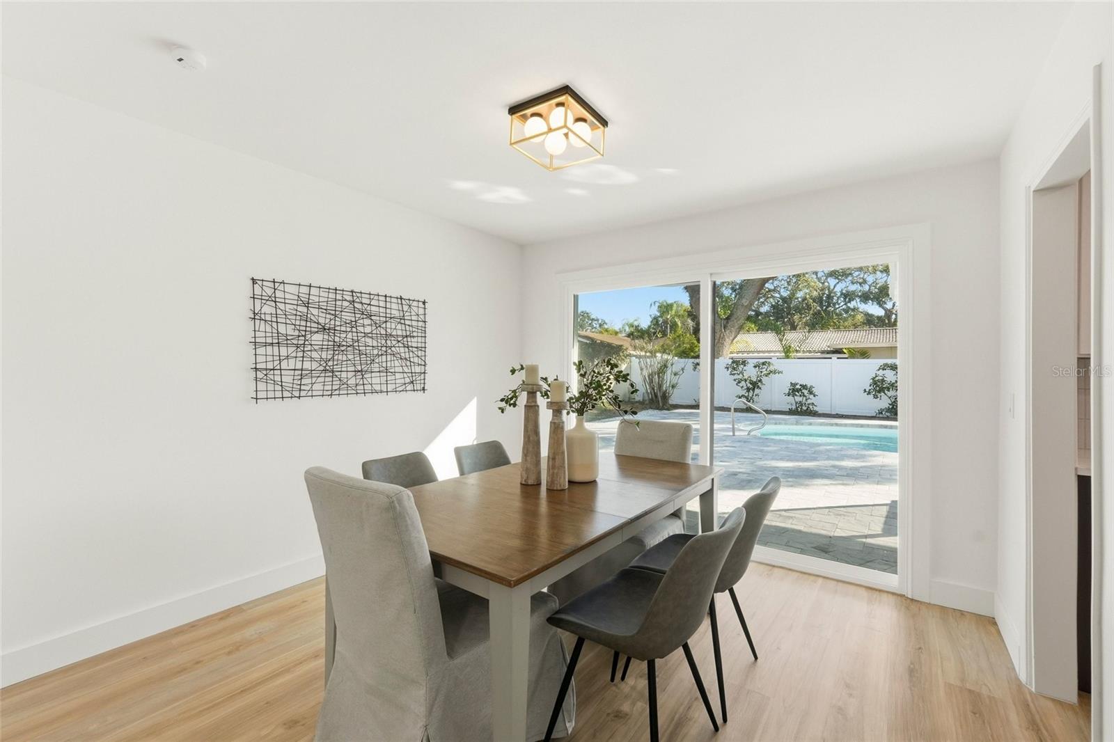 Image 7 of 38 For 1101 Mcfarland Street