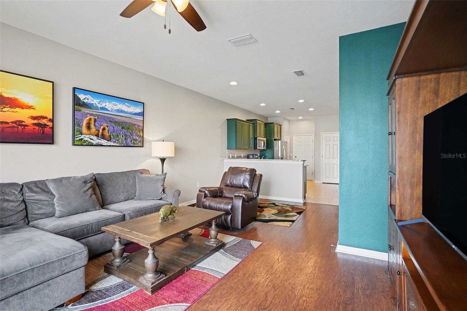 Image 6 of 28 For 9138 Hillcroft Drive