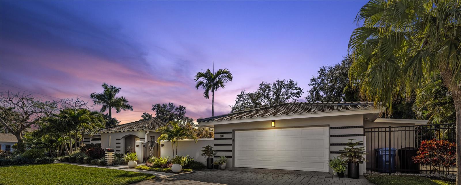 Image 3 of 41 For 720 Brightwaters Boulevard Ne