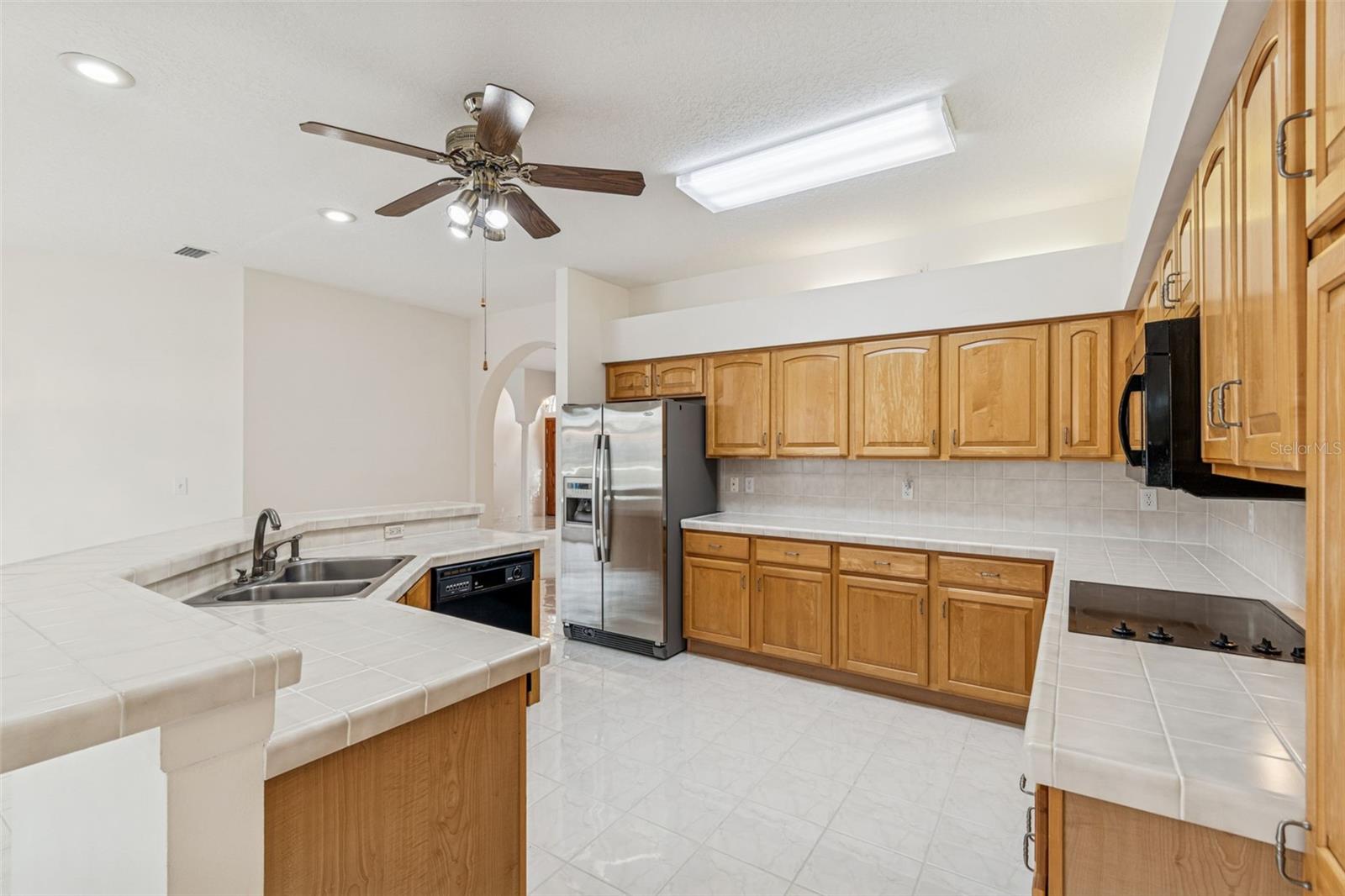 Image 11 of 40 For 16306 Colwood Drive