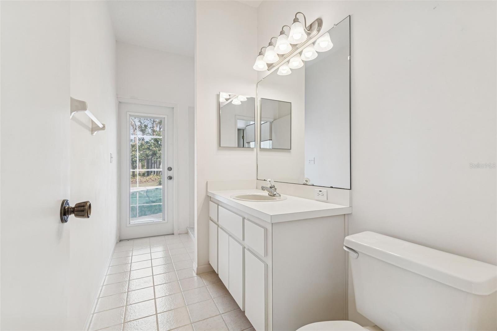 Image 16 of 40 For 16306 Colwood Drive