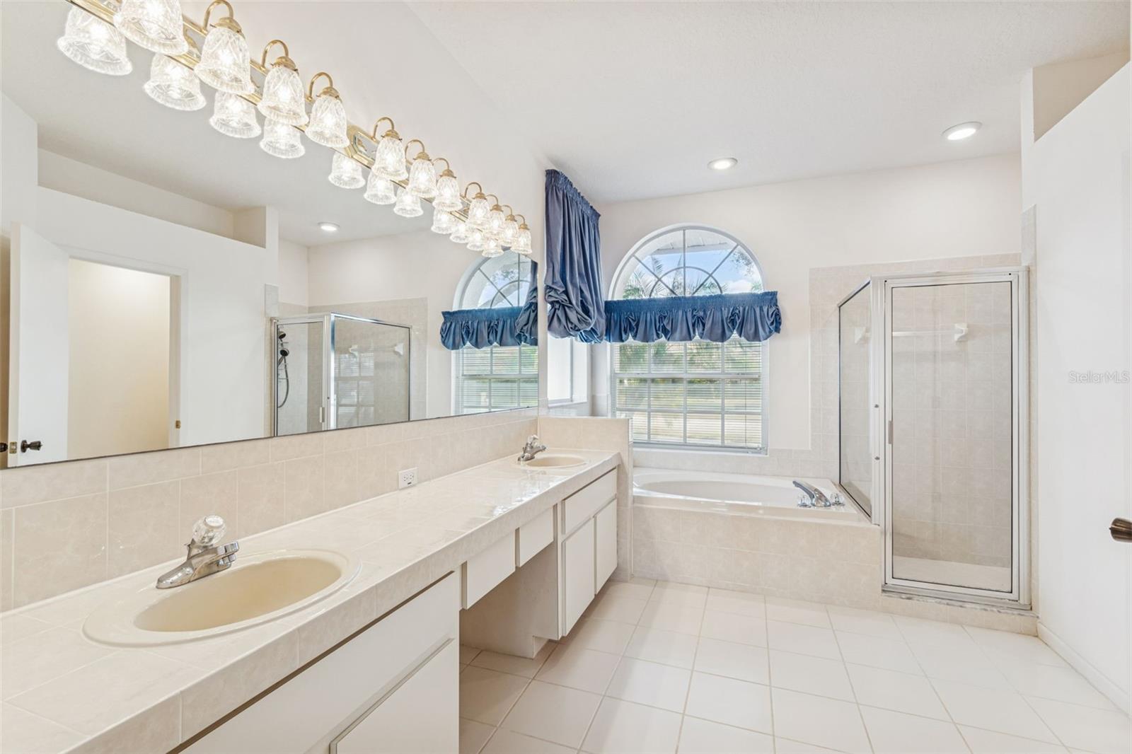 Image 6 of 40 For 16306 Colwood Drive