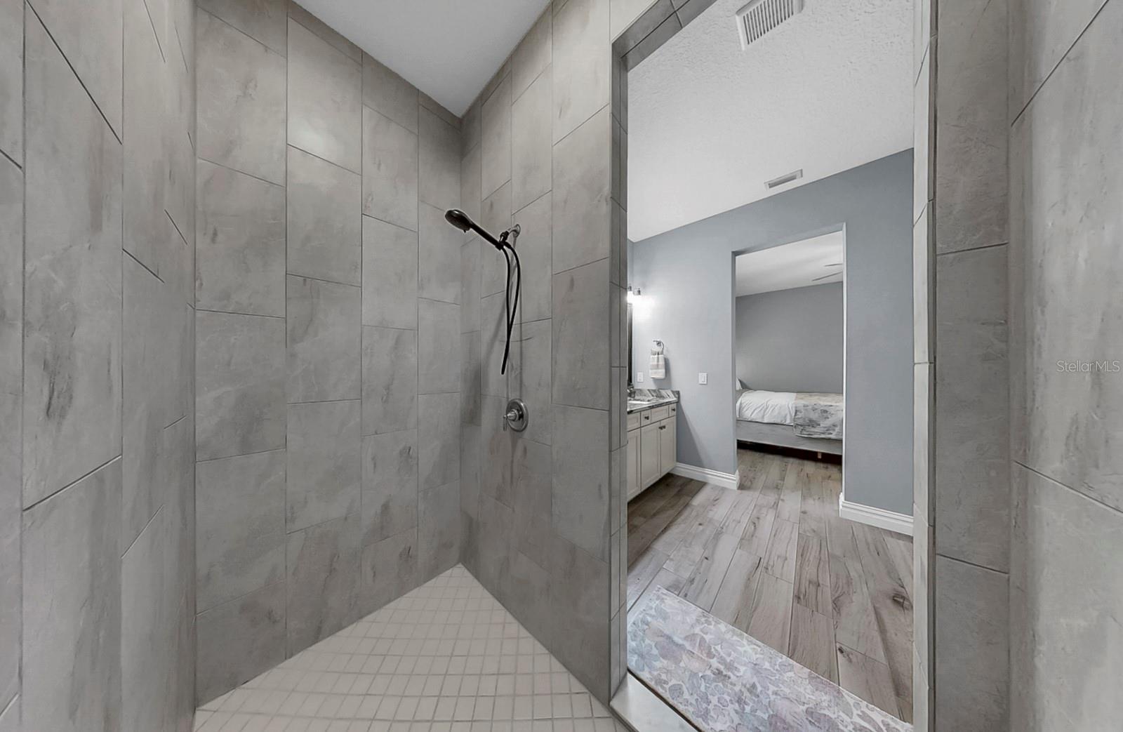 Image 26 of 42 For 6951 Crestpoint Drive