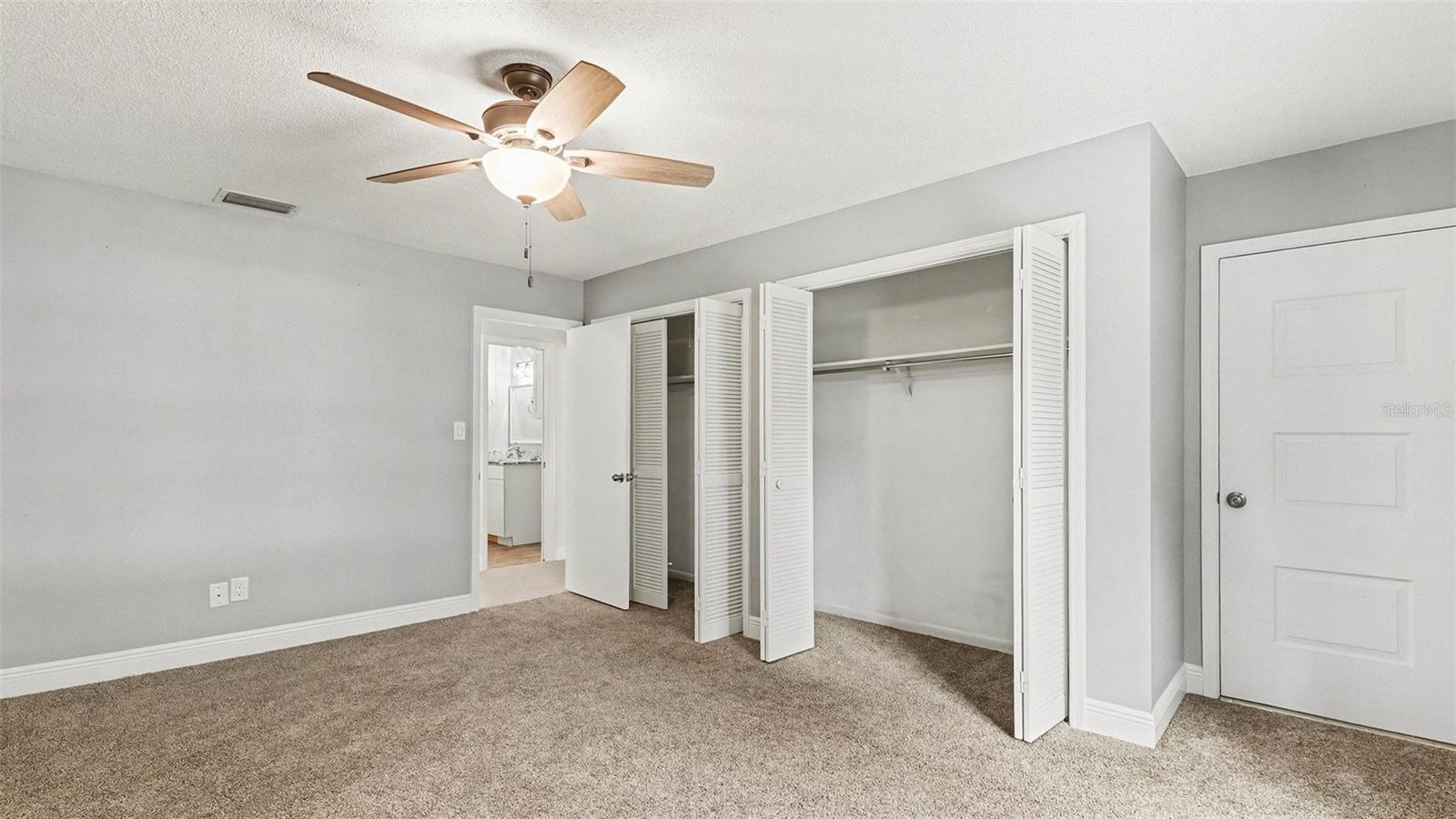 Image 23 of 33 For 1277 Seagull Point 156