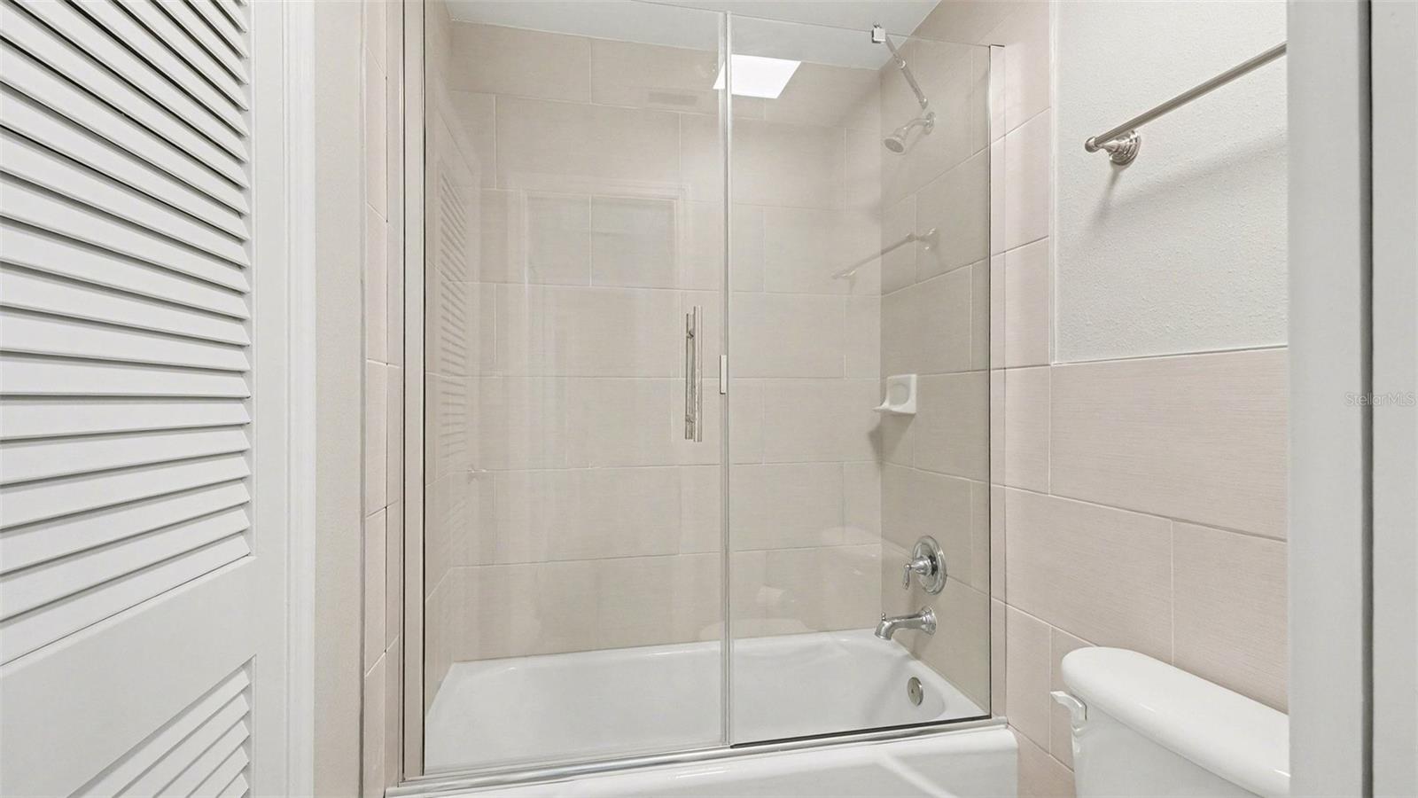 Image 24 of 33 For 1277 Seagull Point 156