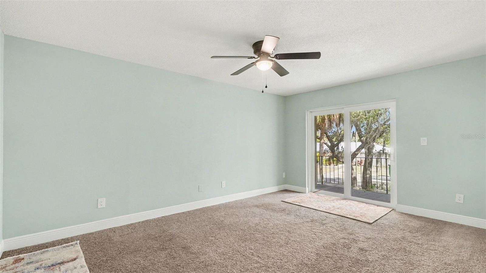 Image 27 of 33 For 1277 Seagull Point 156