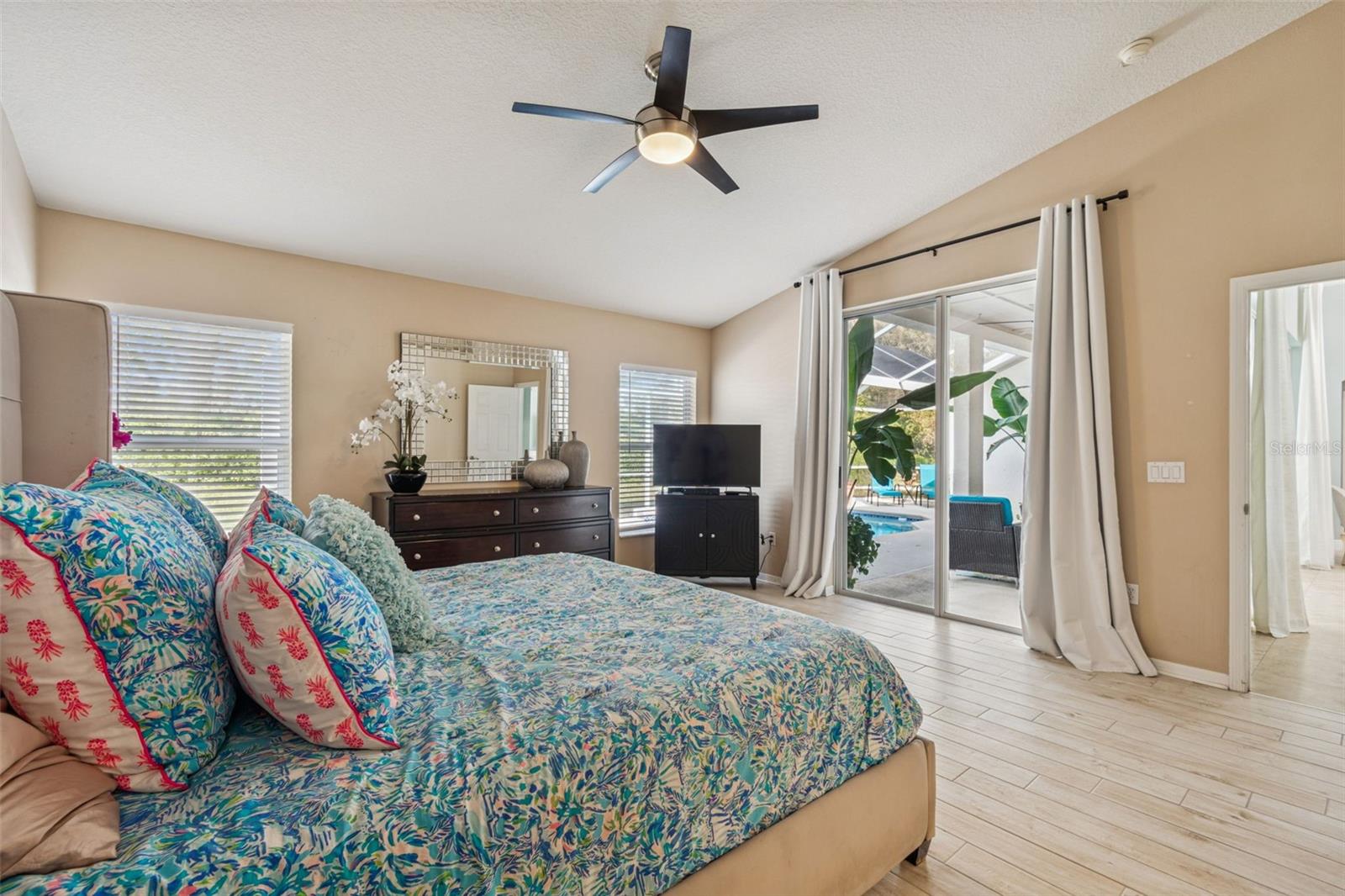 Image 46 of 92 For 10122 Whisper Pointe Drive