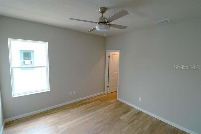 Image 16 of 21 For 3904 Everett Street 2