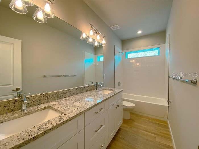 Image 18 of 21 For 3904 Everett Street 2