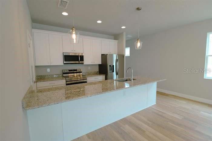 Image 5 of 21 For 3904 Everett Street 2