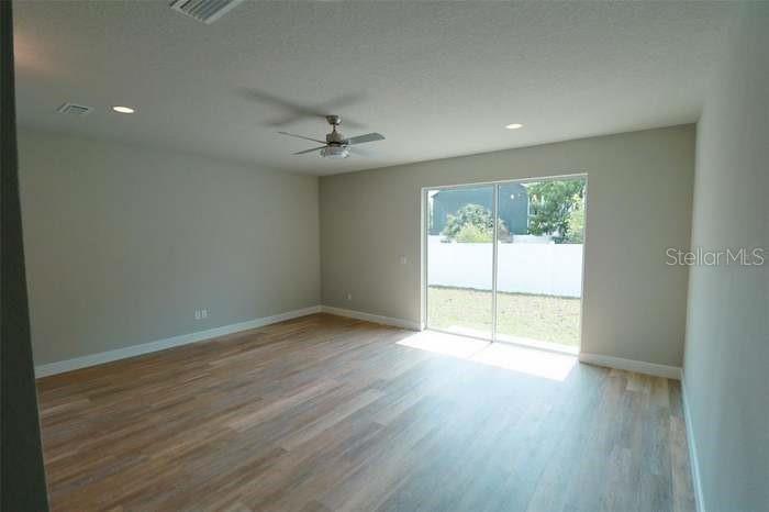 Image 7 of 21 For 3904 Everett Street 2