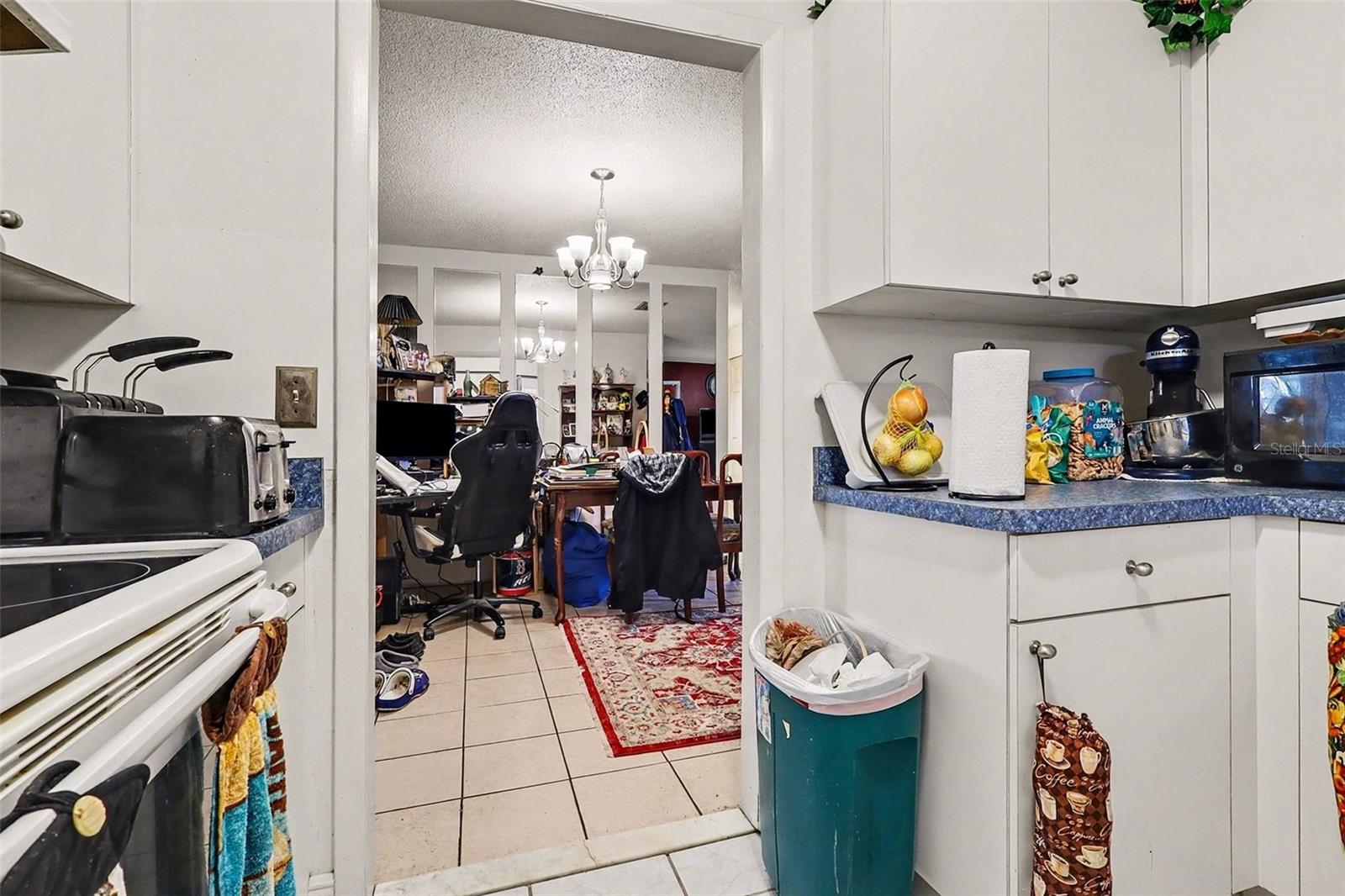 Image 10 of 30 For 2951 Kathryn Avenue