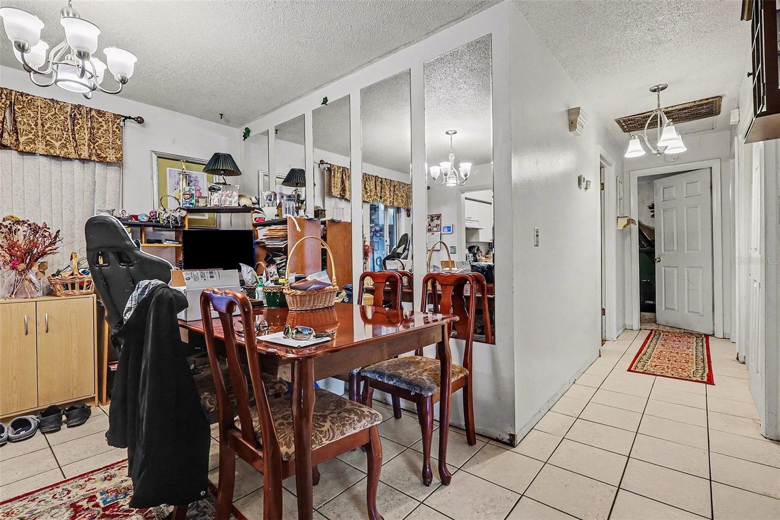 Image 12 of 30 For 2951 Kathryn Avenue