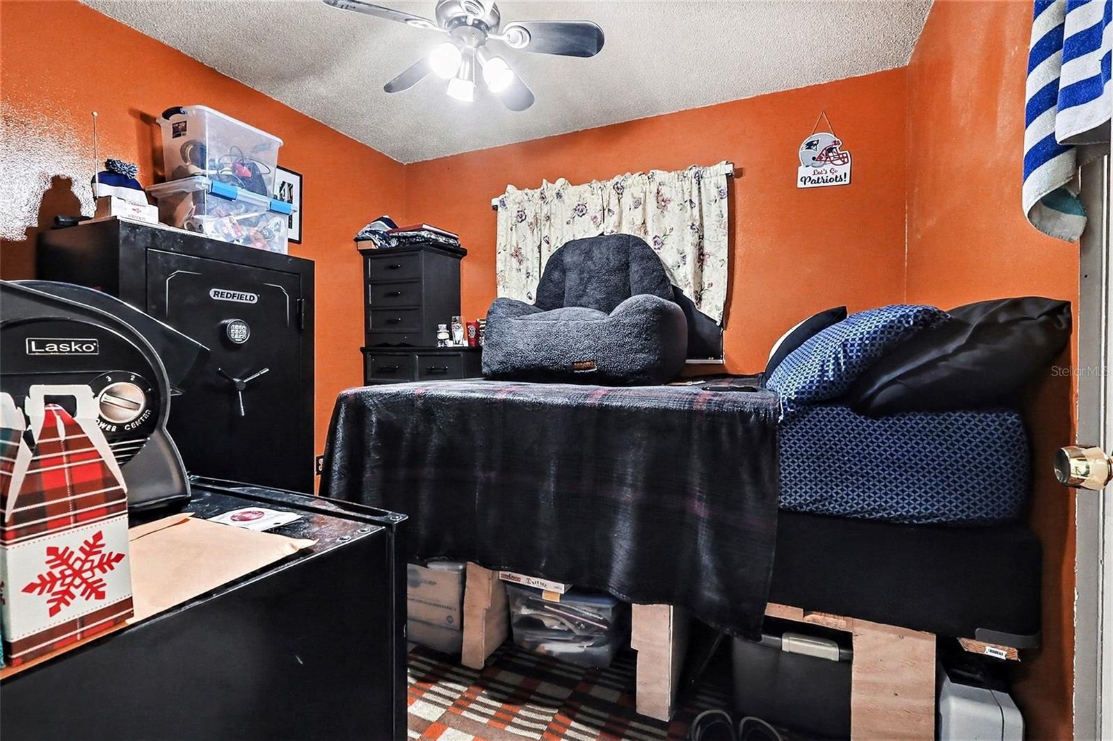 Image 19 of 30 For 2951 Kathryn Avenue