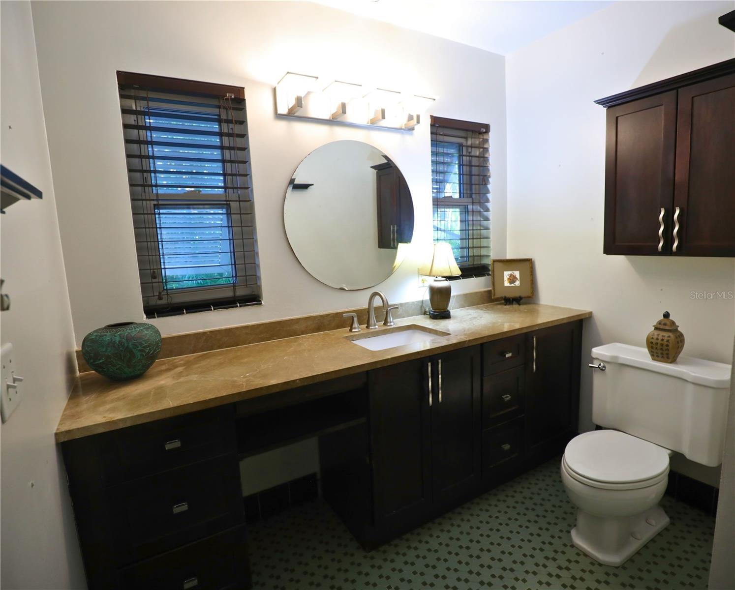 Image 17 of 20 For 1445 27th Avenue N