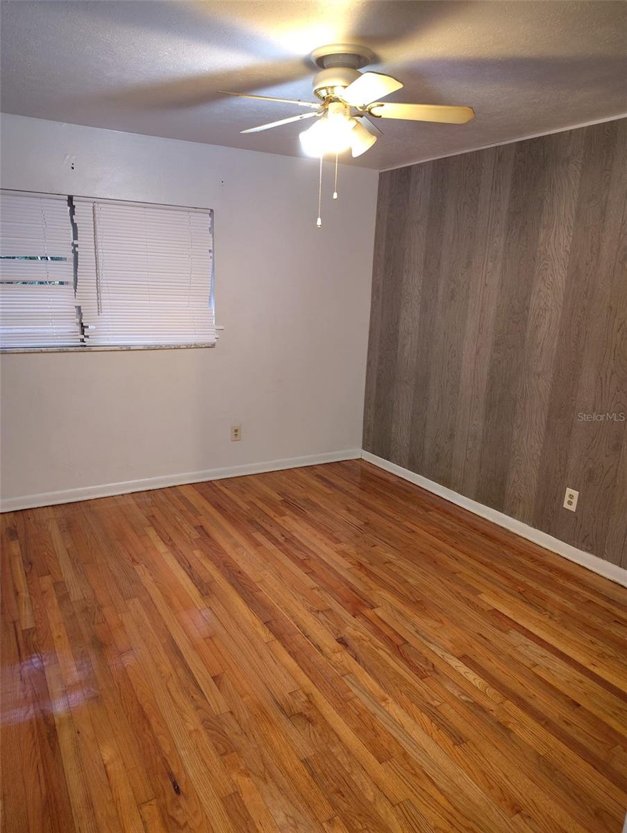 Image 6 of 12 For 1104 Cedar Lake Drive