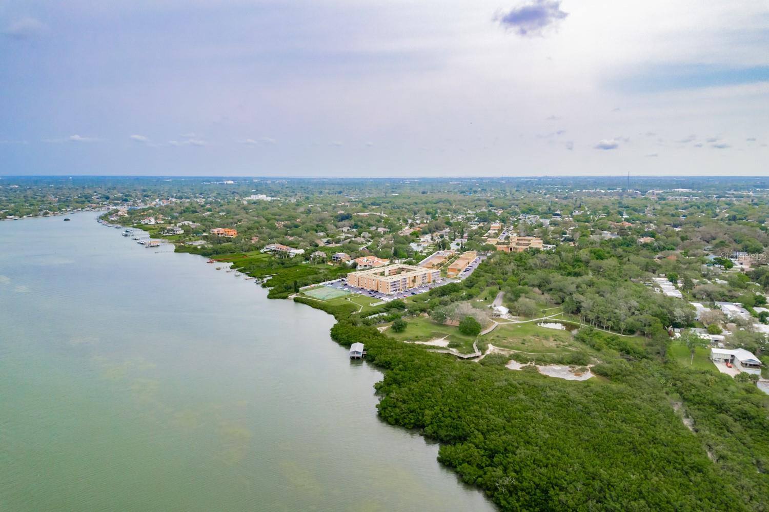 Image 31 of 52 For 12760 Indian Rocks Road 510