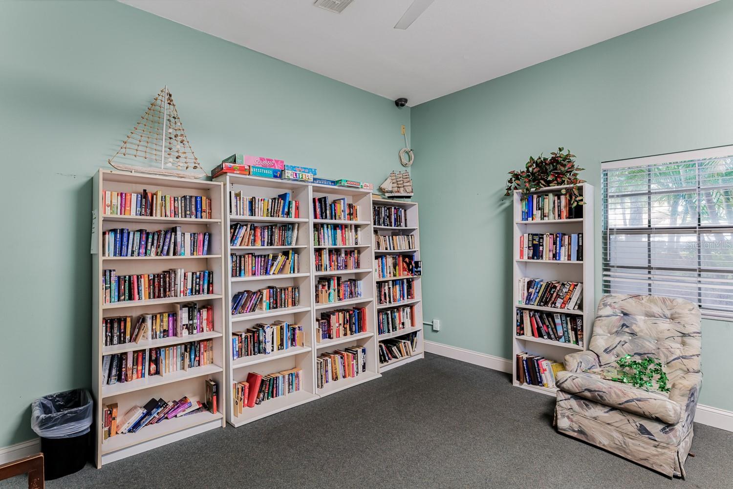 Image 42 of 52 For 12760 Indian Rocks Road 510