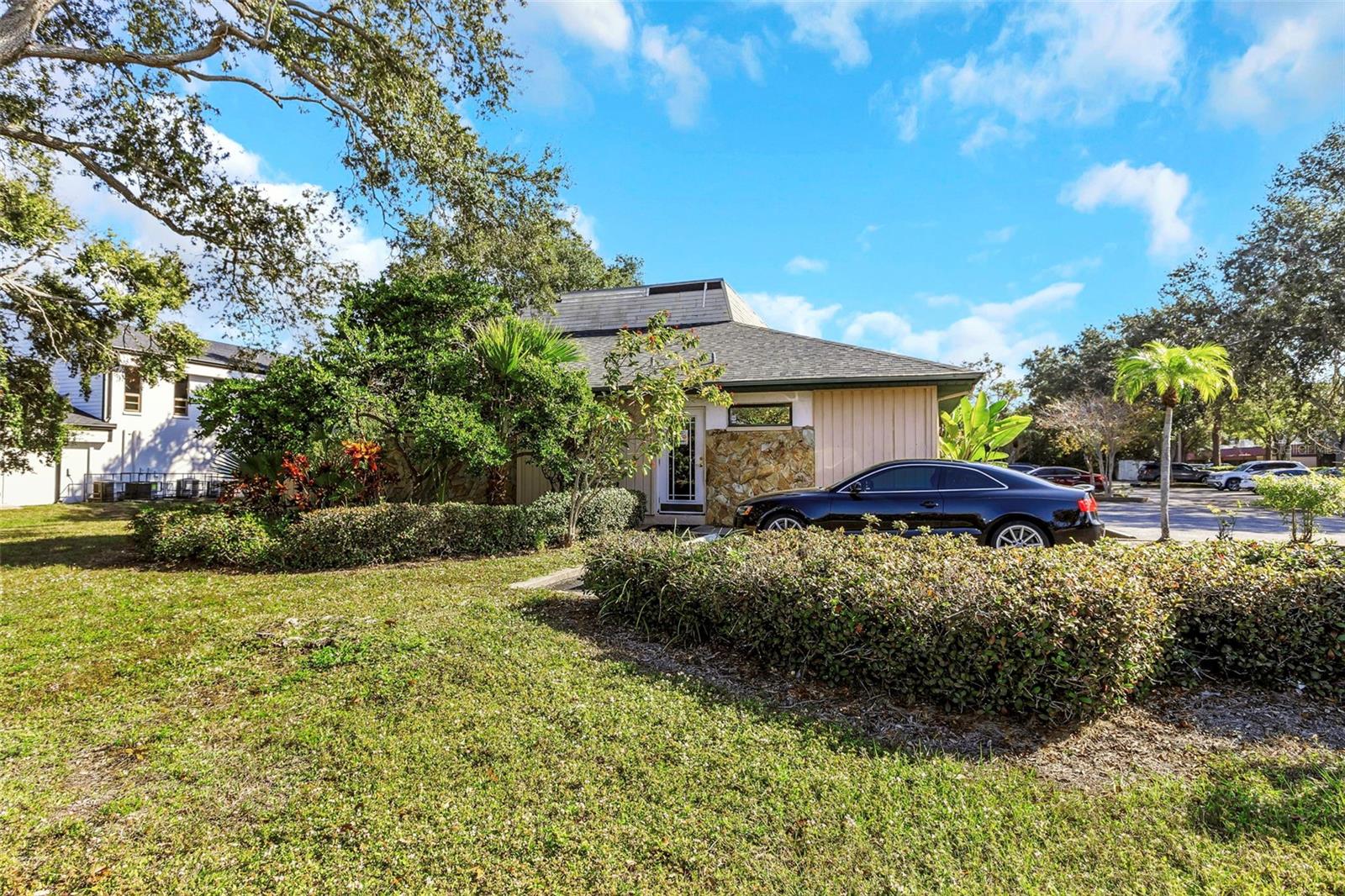 Image 3 of 82 For 701 Hercules Avenue