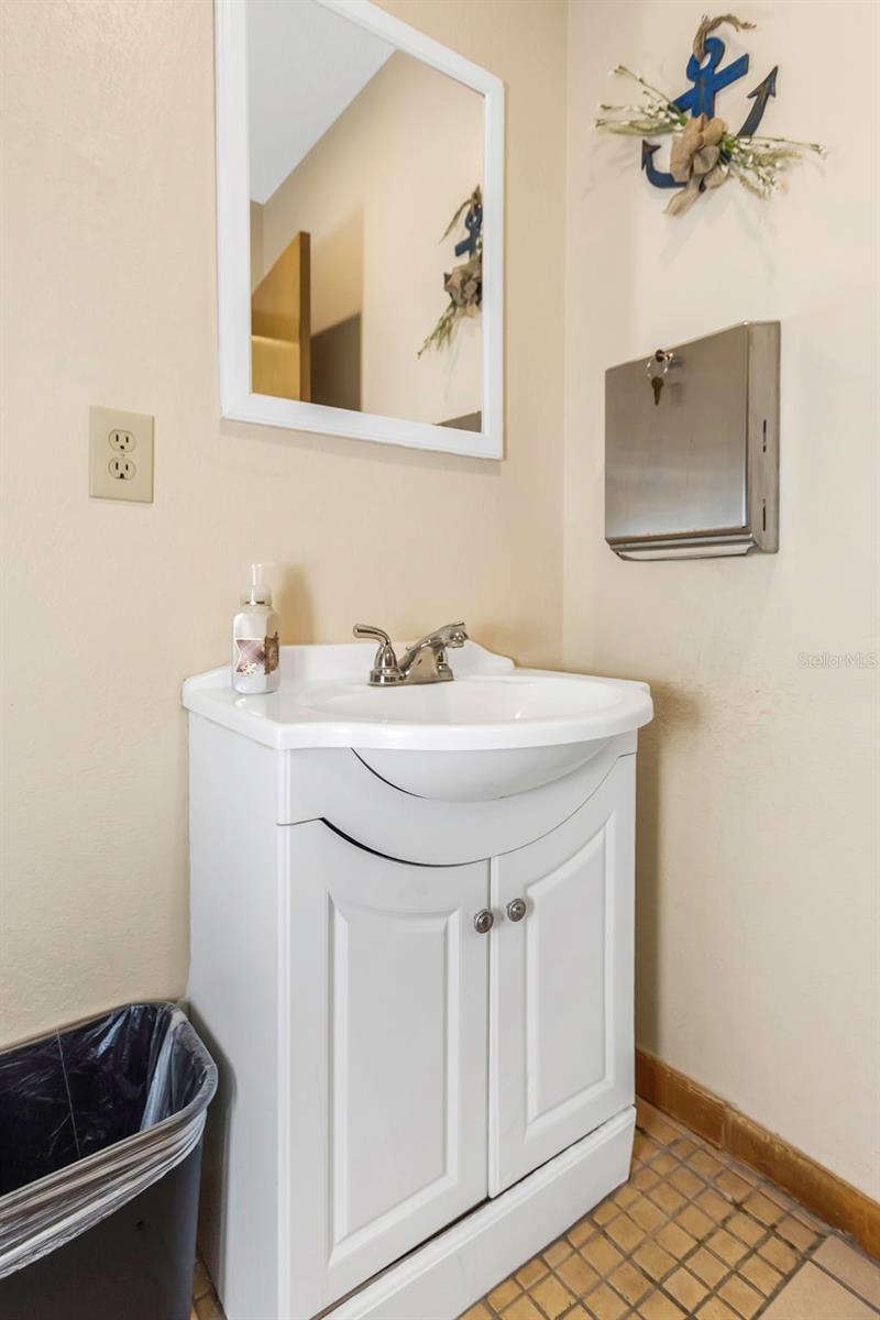 Image 49 of 82 For 701 Hercules Avenue