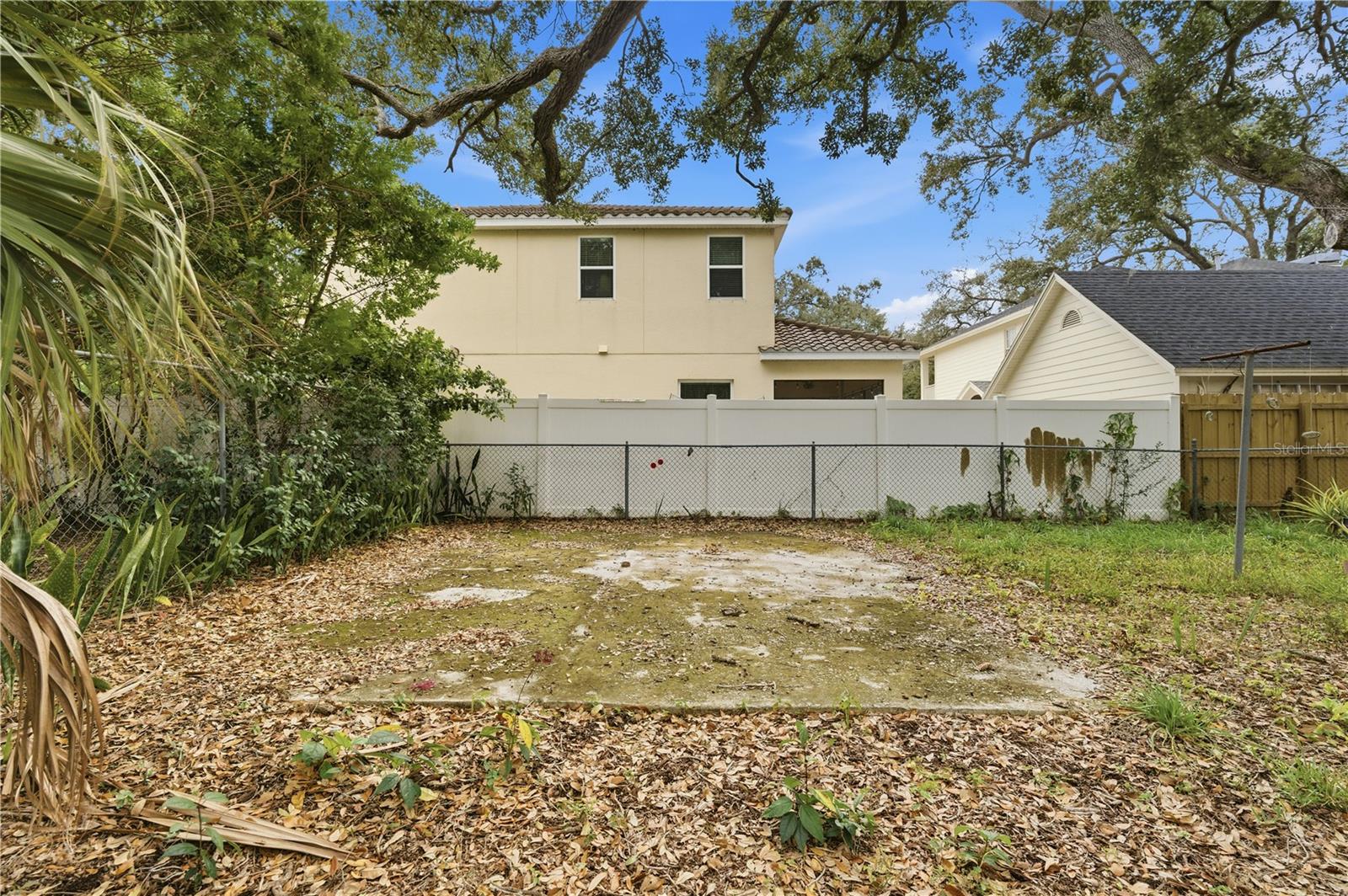 Image 5 of 9 For 3204 Villa Rosa Street