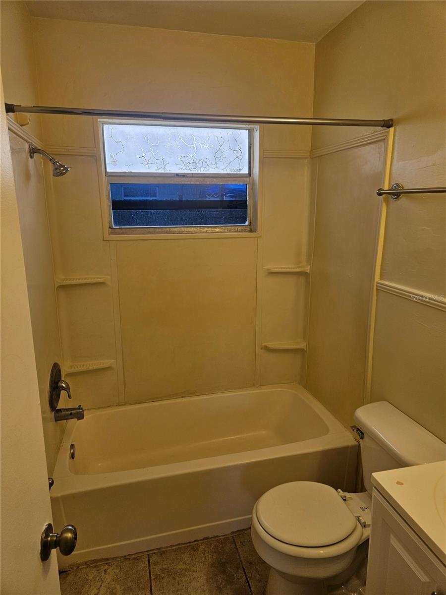 Image 11 of 15 For 1776 Yale Street S