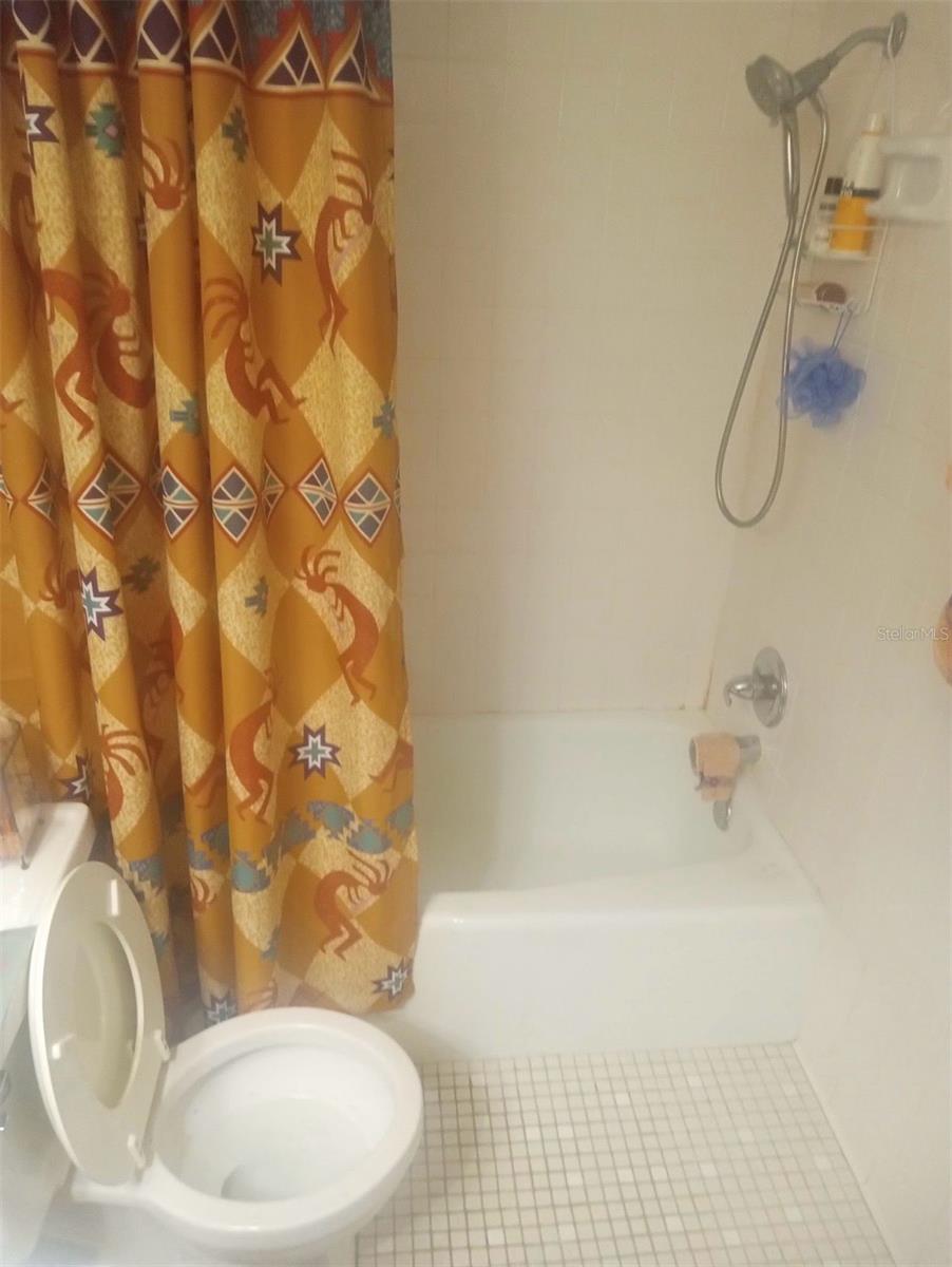 Image 10 of 27 For 528 Lantern Circle