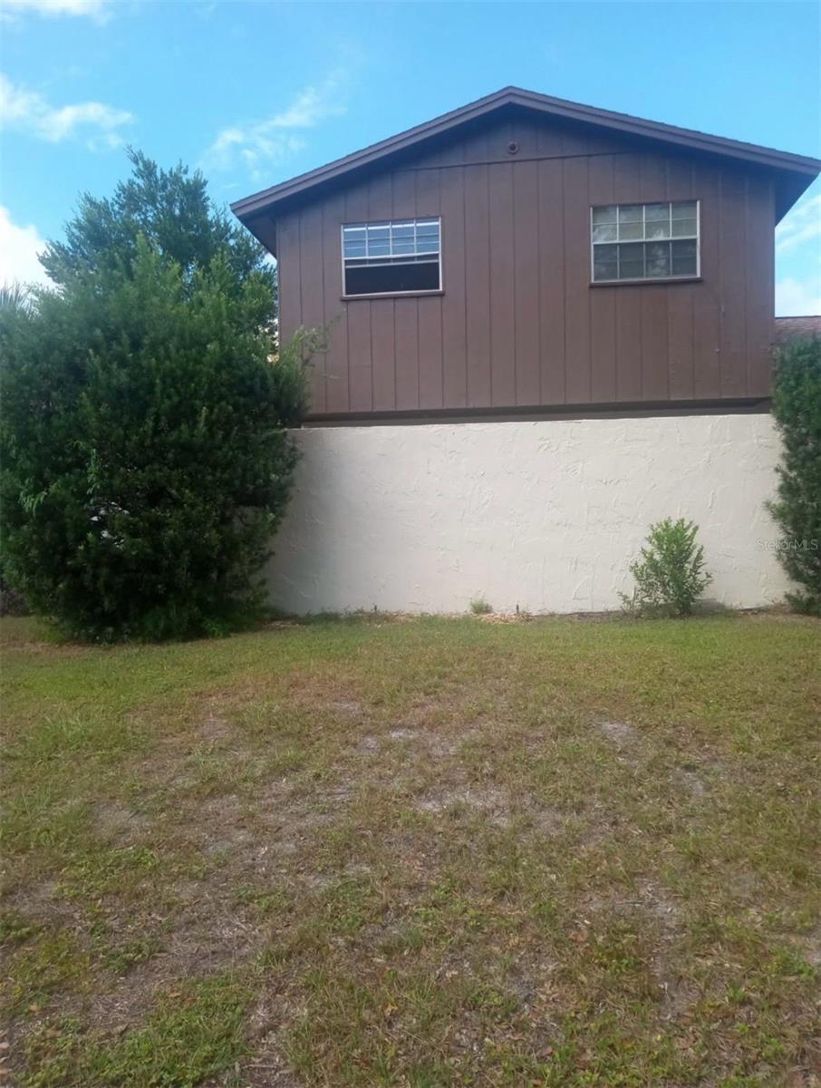 Image 23 of 27 For 528 Lantern Circle