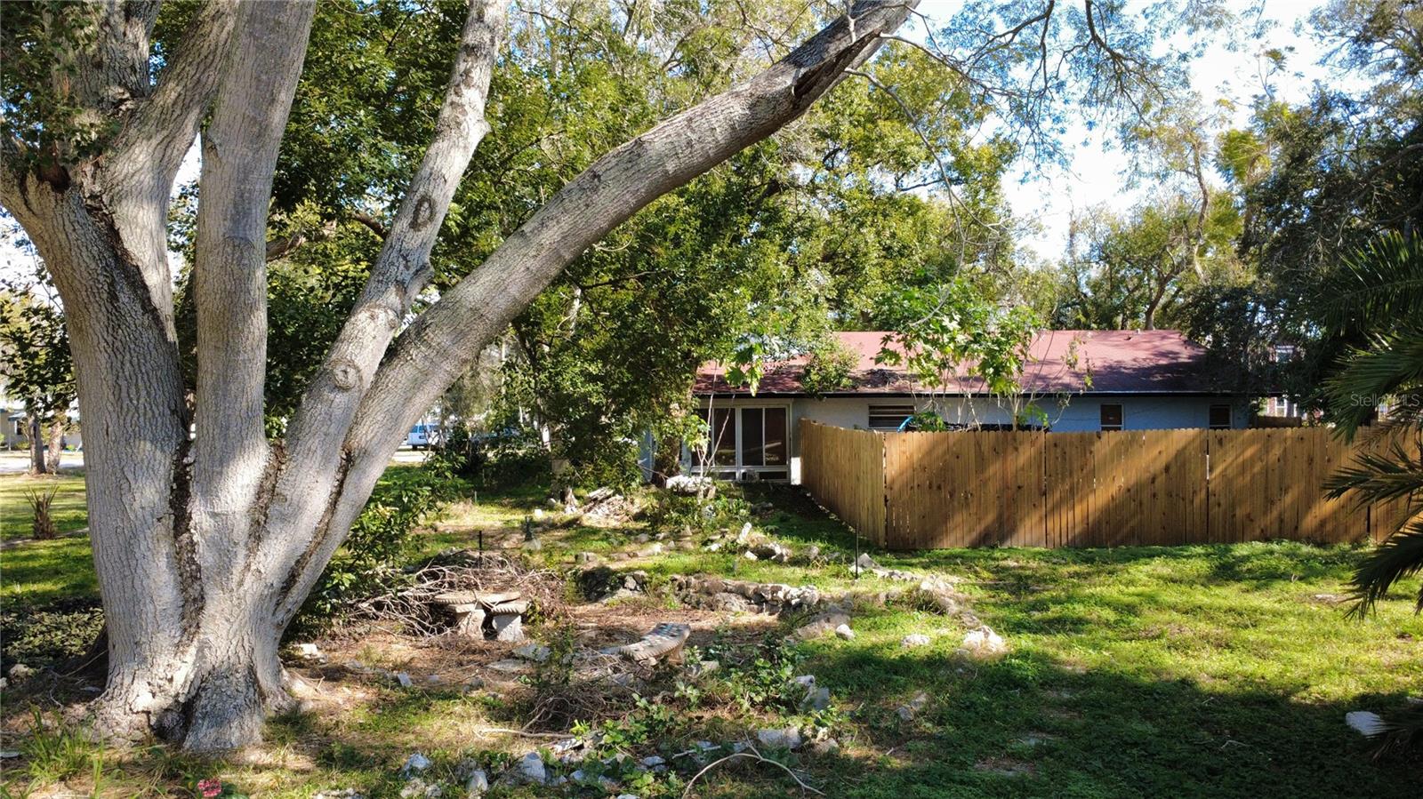 Image 6 of 9 For 1136 Douglas Avenue