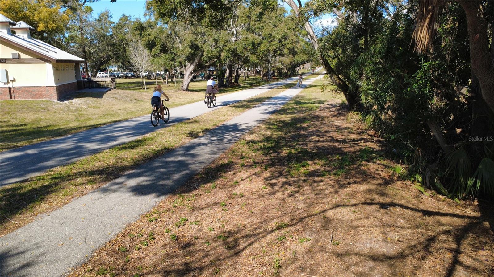 Image 7 of 9 For 1136 Douglas Avenue