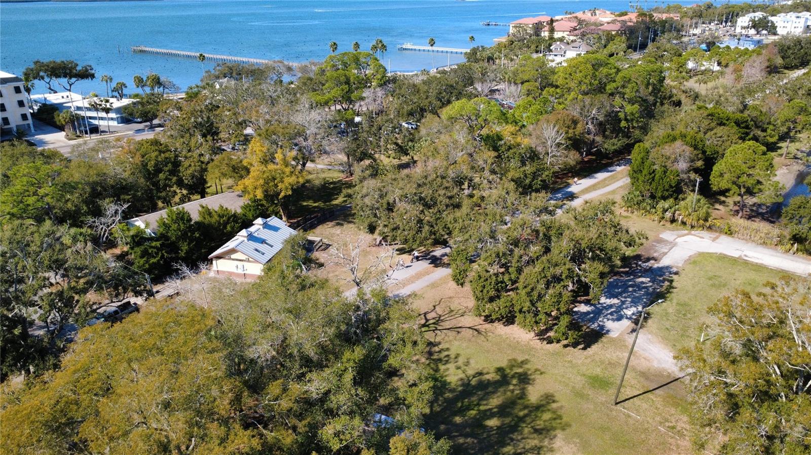 Image 8 of 9 For 1136 Douglas Avenue