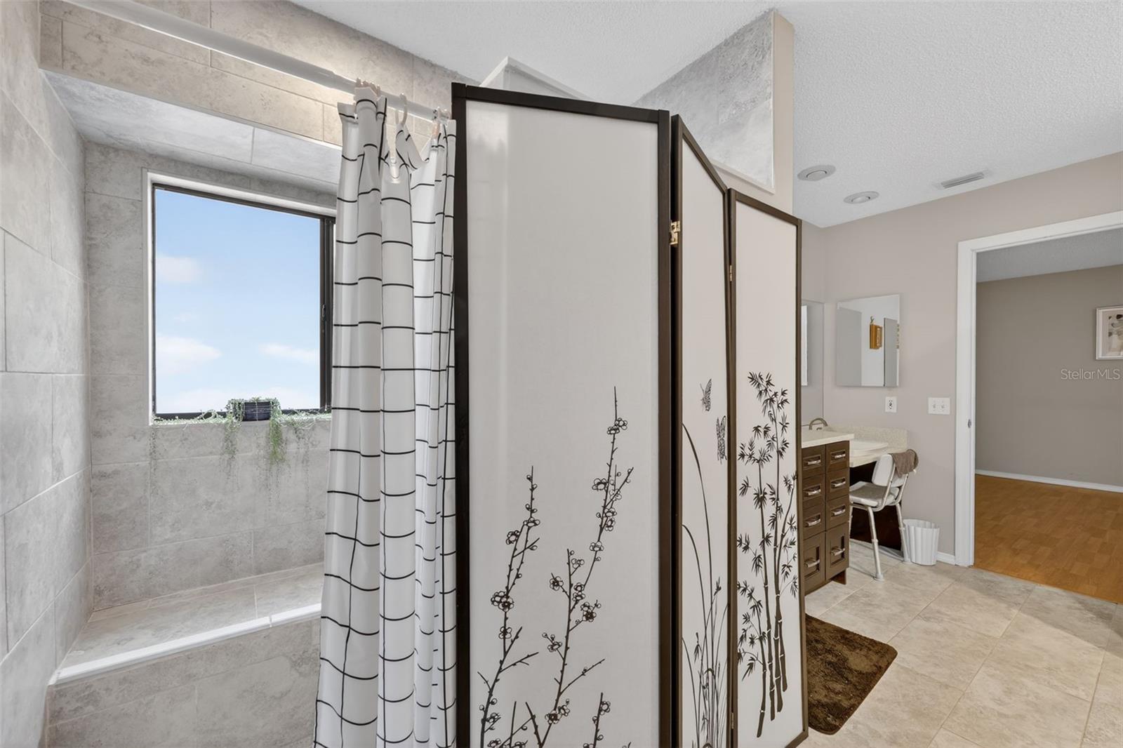 Image 19 of 31 For 9410 Pebble Glen Avenue