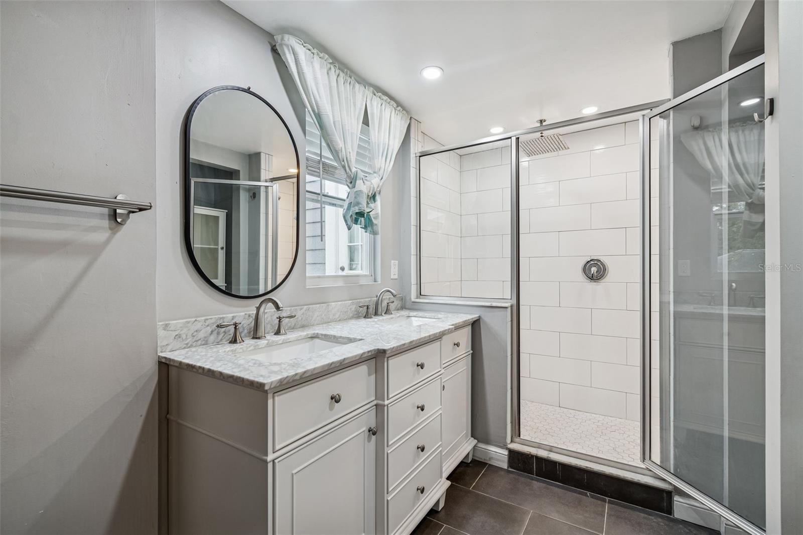 Image 16 of 35 For 1206 Crenshaw Street