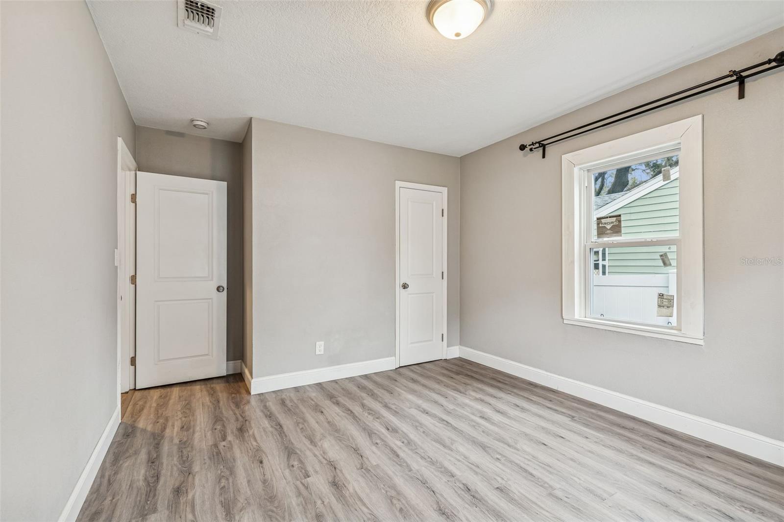 Image 22 of 35 For 1206 Crenshaw Street