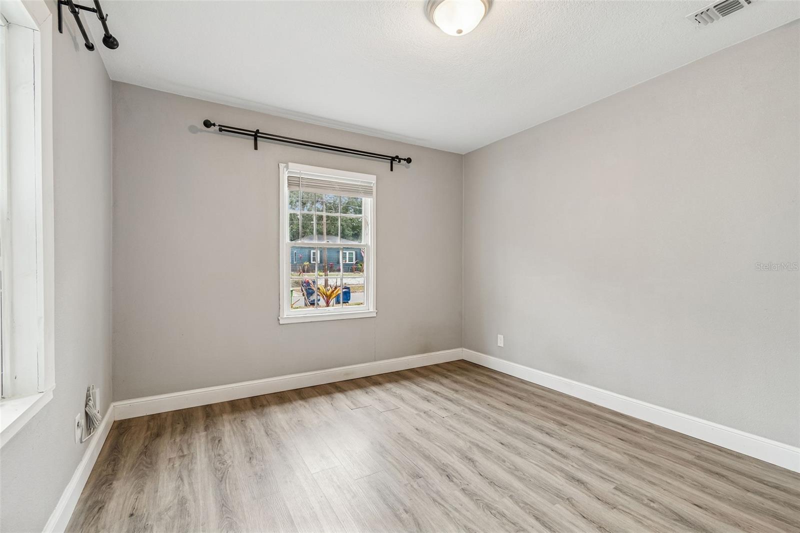 Image 23 of 35 For 1206 Crenshaw Street