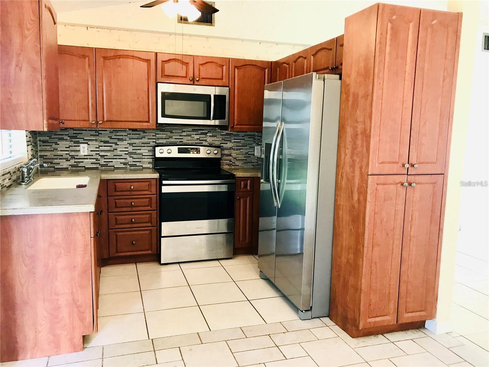 Image 6 of 38 For 7045 Lassen Avenue