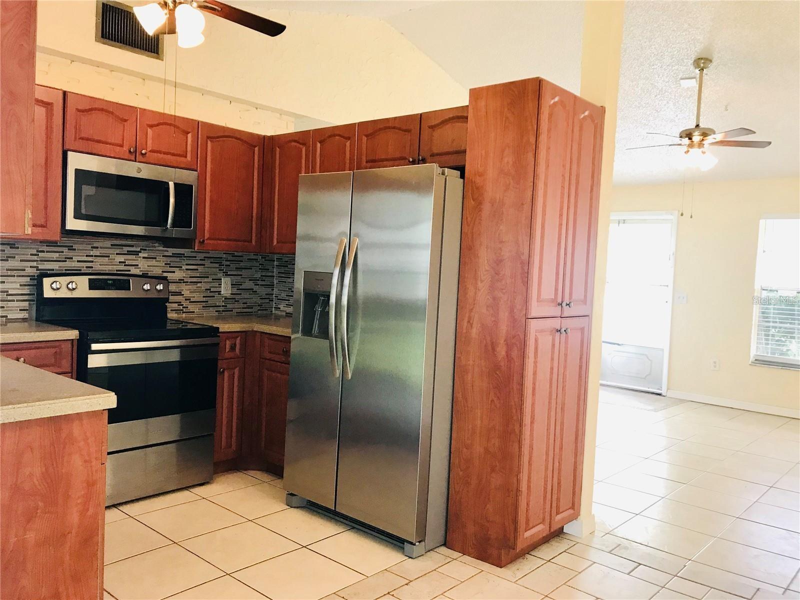 Image 7 of 38 For 7045 Lassen Avenue