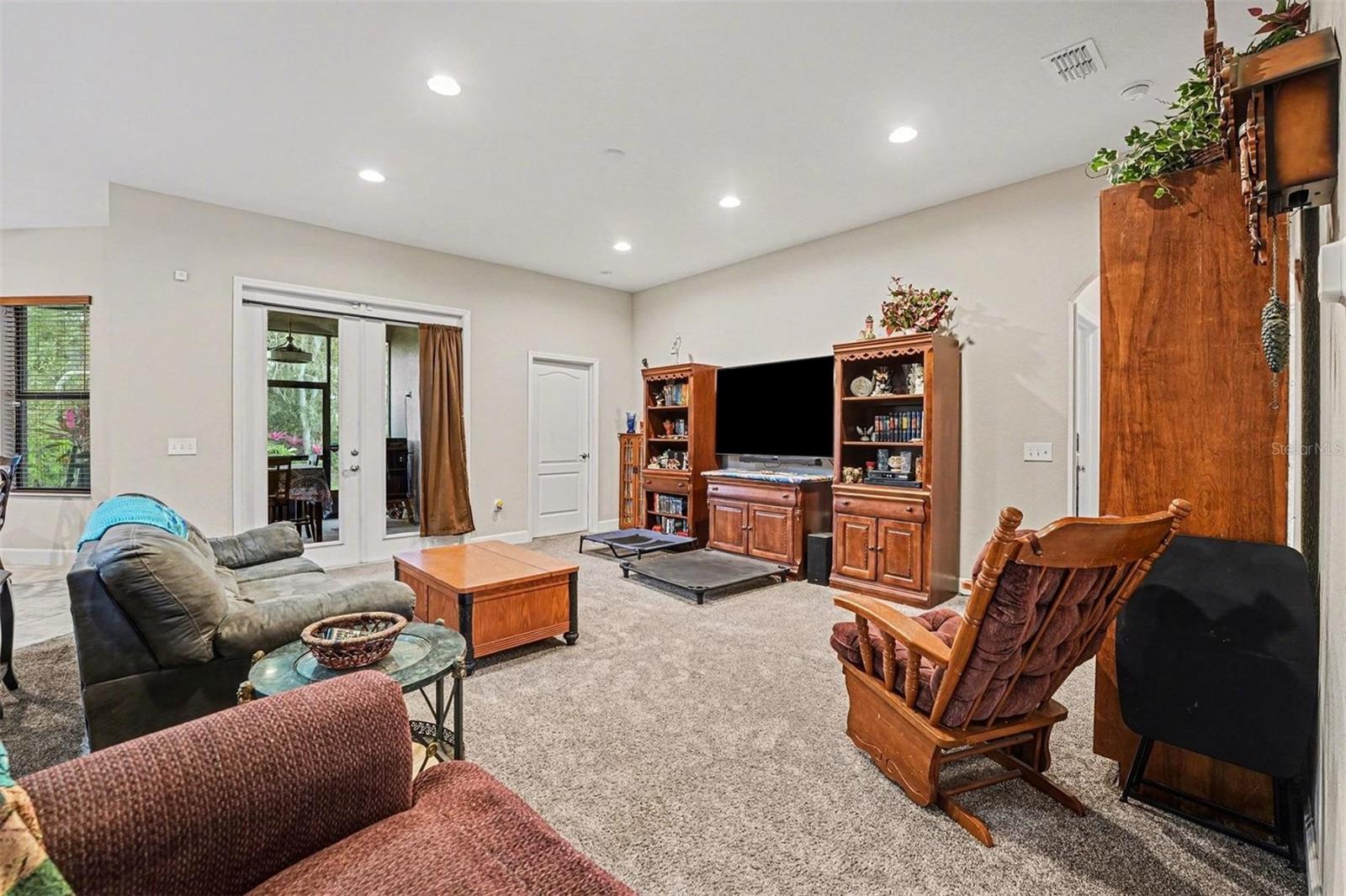 Image 5 of 30 For 6432 Evergreen Park Drive