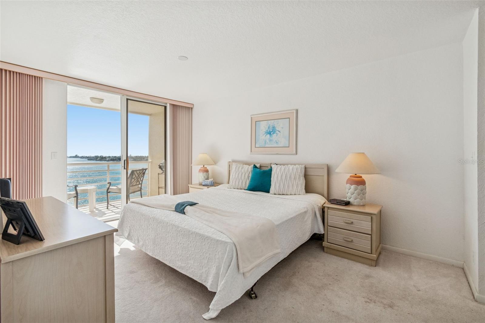 Image 19 of 39 For 6105 Bahia Del Mar Circle 686