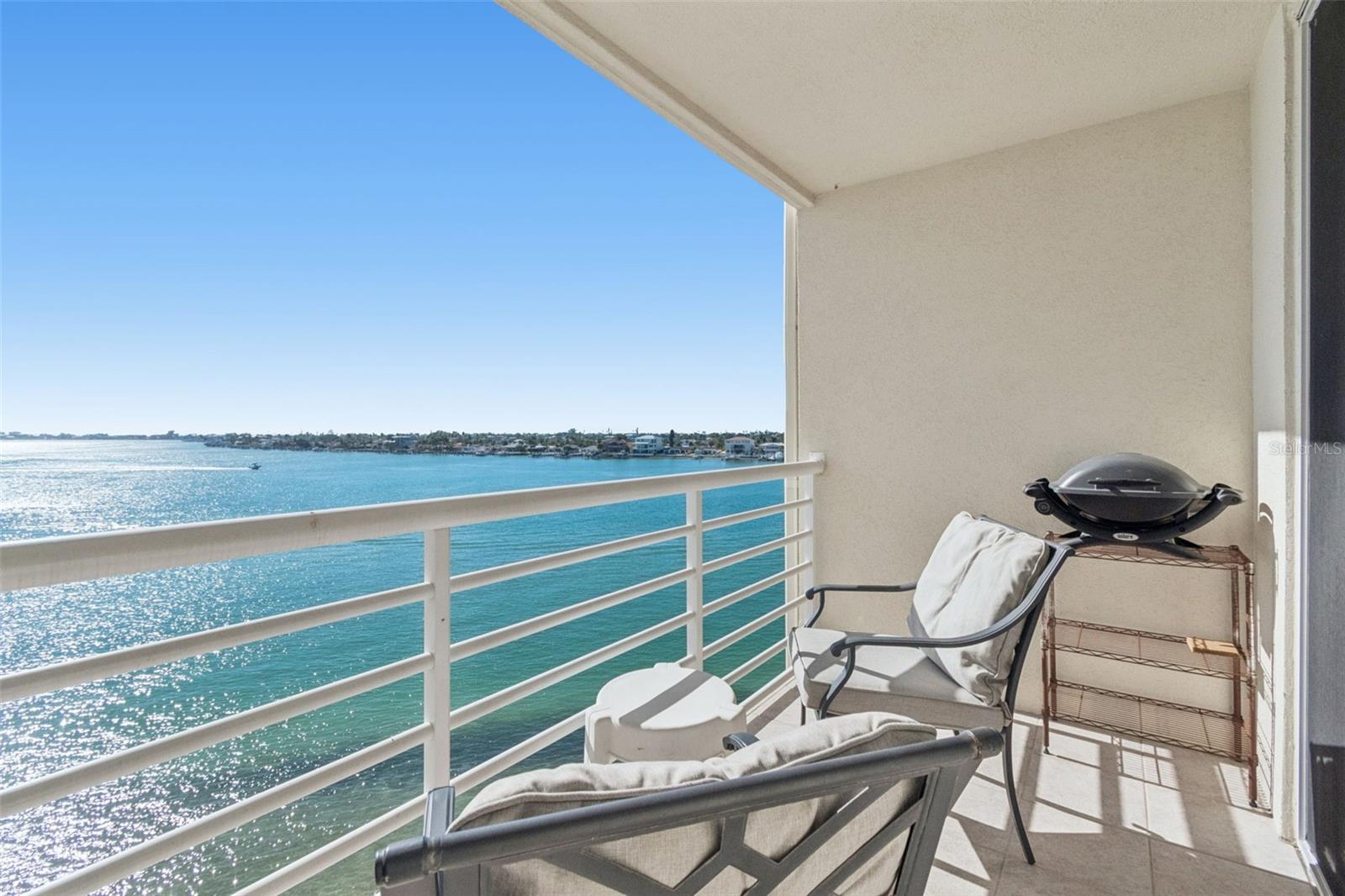 Image 23 of 39 For 6105 Bahia Del Mar Circle 686