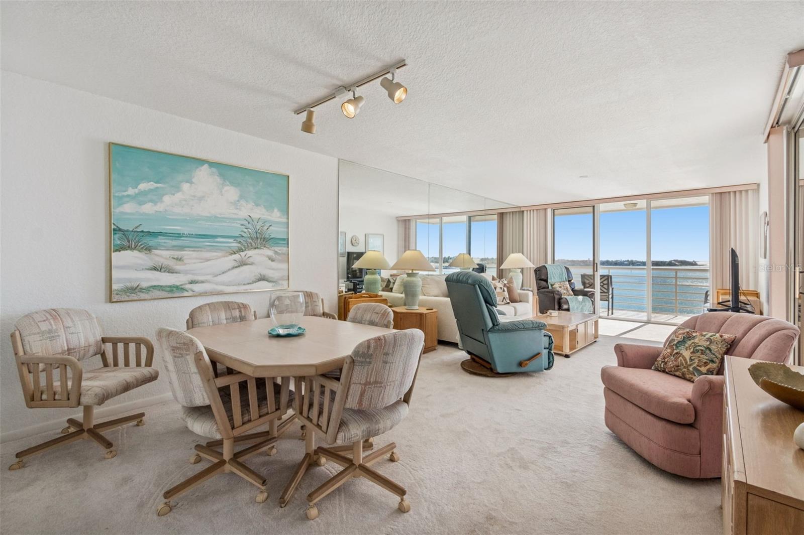 Image 3 of 39 For 6105 Bahia Del Mar Circle 686