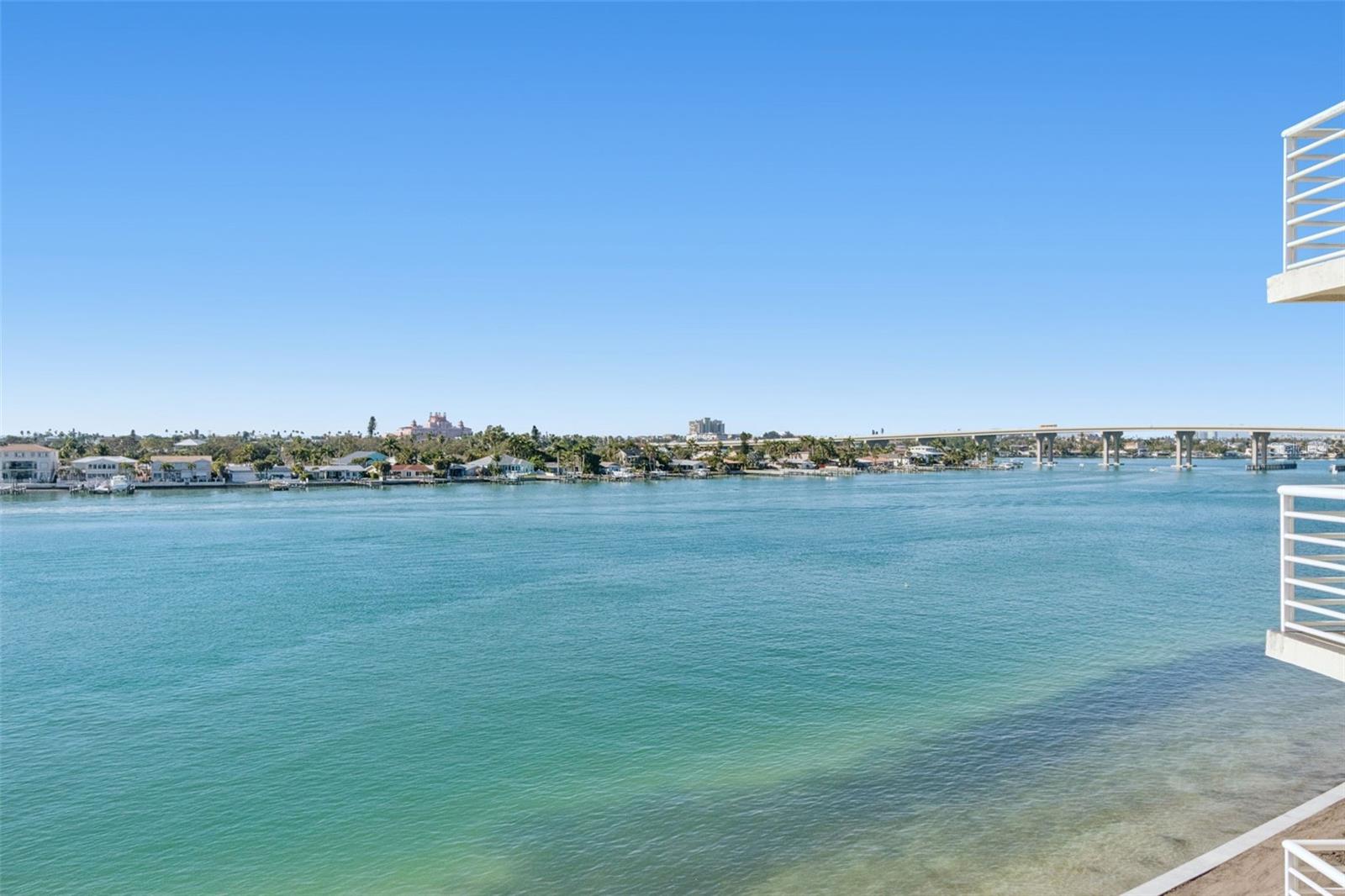 Image 9 of 39 For 6105 Bahia Del Mar Circle 686