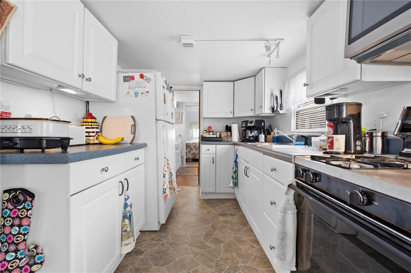 Image 4 of 31 For 2092 Culbreath Road C77