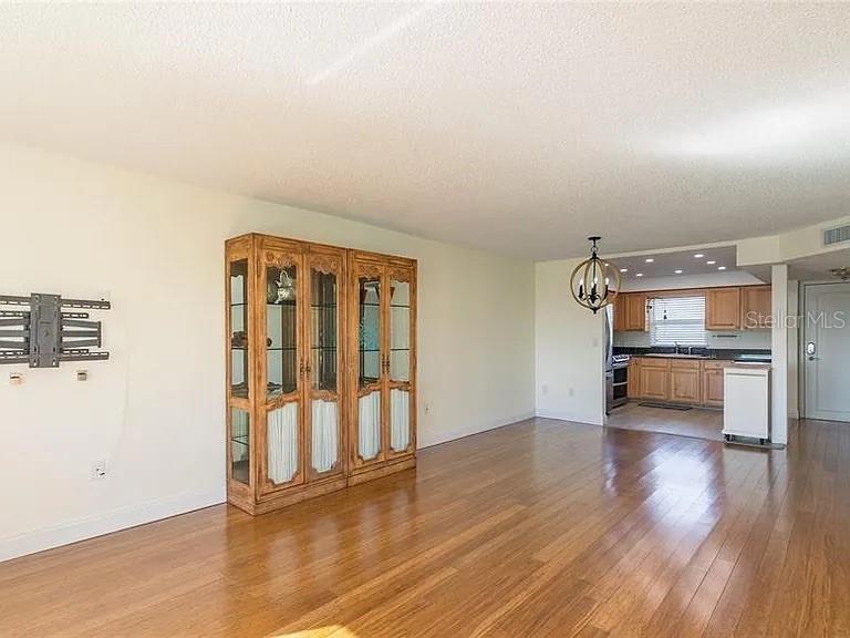 Image 13 of 35 For 4775 Cove Circle 1002