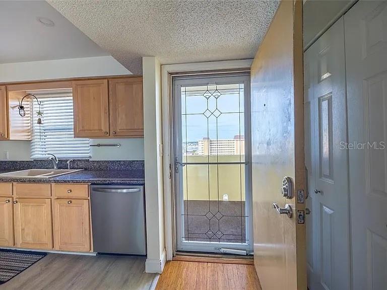 Image 18 of 35 For 4775 Cove Circle 1002