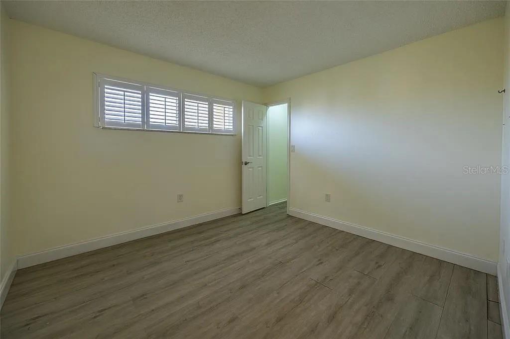 Image 30 of 35 For 4775 Cove Circle 1002