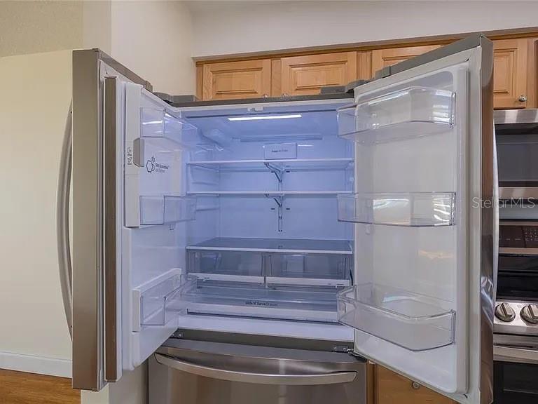 Image 7 of 35 For 4775 Cove Circle 1002